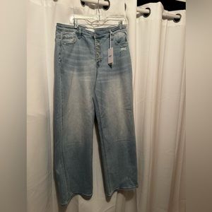 Vervet light wash distressed Jeans